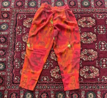 오렌지와 빨간색 그라데이션 팬츠 구제 의류