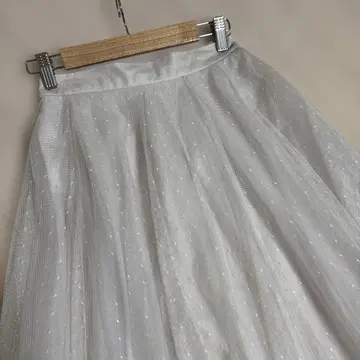 스나이델 snidel 화이트 플레어 스커트 튤