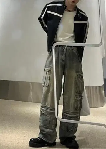 스트라이프 디자인 라이더 자켓