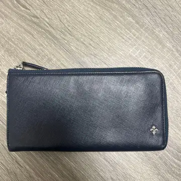 네이비 로고 포함 브랜드 지갑