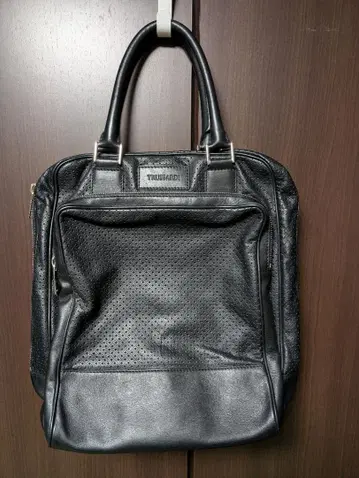 트루사르디 펀칭 가죽 토트백