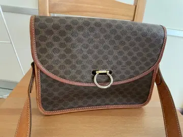 브라운 숄더백 합성 피혁