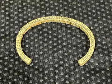 놋쇠 팔찌 다이스 디자인