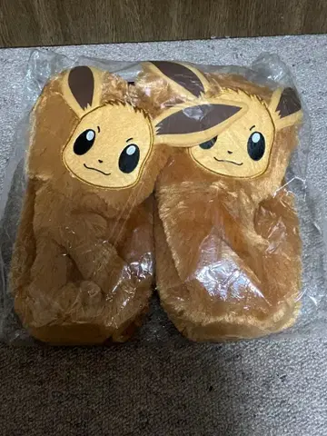 미사용 새상품 포켓몬 이브이 플리스 슬리퍼