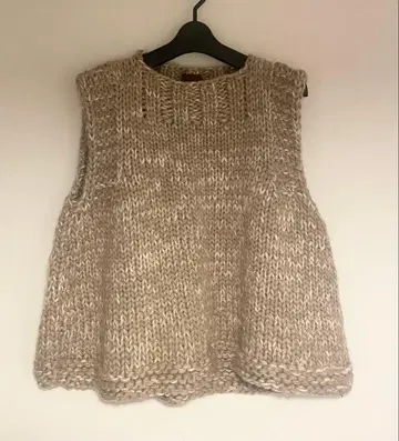 obafer 베이지 슬리브리스 니트 베스트