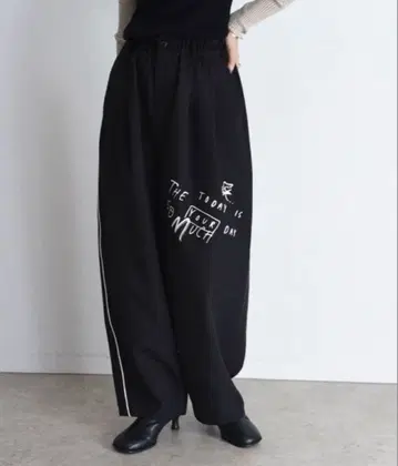 Eimee Law 텍스트 프린트 코쿤 개더 팬츠 에이미 로우