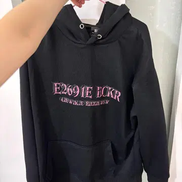 E269E BCKR 버터플라이 프린트 후드티