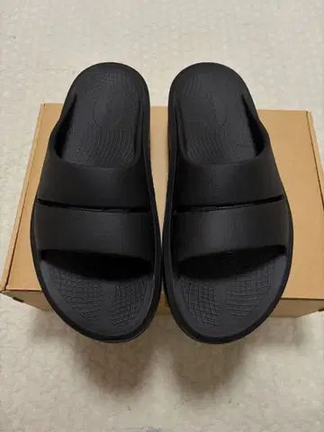 OOFOS/ 우포스 샌들 통굽 리커버리 우메가 우아 28cm