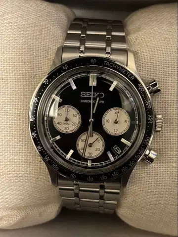 새상품급 세이코 크로노그래프 SBTR055 블랙
