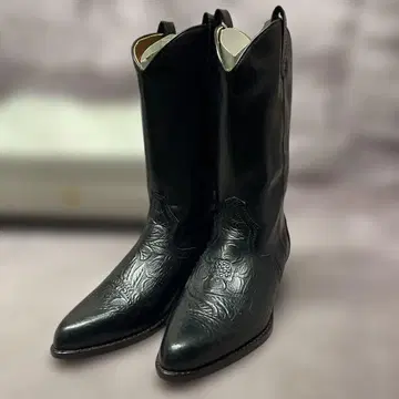 블랙 엠보싱 가공 웨스턴 부츠