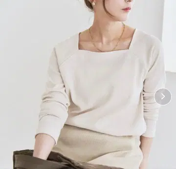 미사용 새상품 quarancie 스퀘어 넥 풀오버