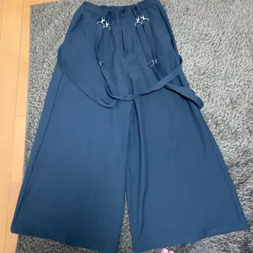 네이비 와이드 팬츠 조정 가능 스트랩