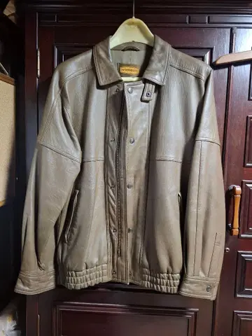 브라운 가죽 자켓 허리밴딩 포함