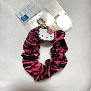 시마무라 헬로키티 스크런치 참 제브라 패턴