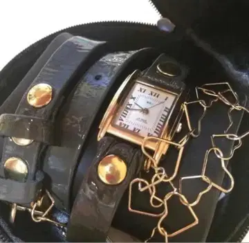 새상품 라메르 LAMER 하트 체인 부착 삼연 손목시계