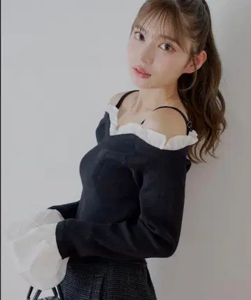 Chico 치코 프릴 도킹 플레어 슬리브 니트