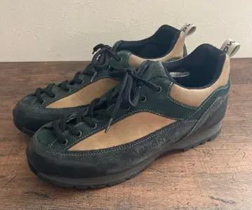 90's GARMONT STICKY WEEKEND