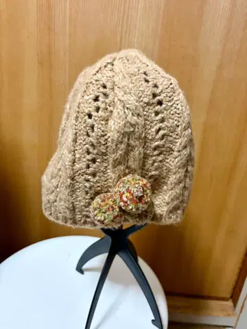 ROPEPICNIC 로페피크닉 베이지 케이블 짜임 니트 모자 꽁지 모자