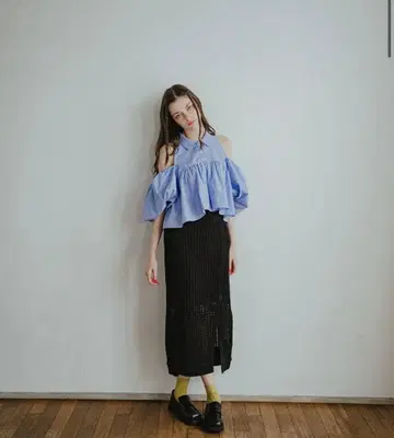 PINUE 벌룬 슬리브 블라우스 (블루)