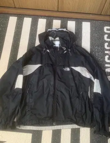 The North Face 후드 부착 마운틴 후드티