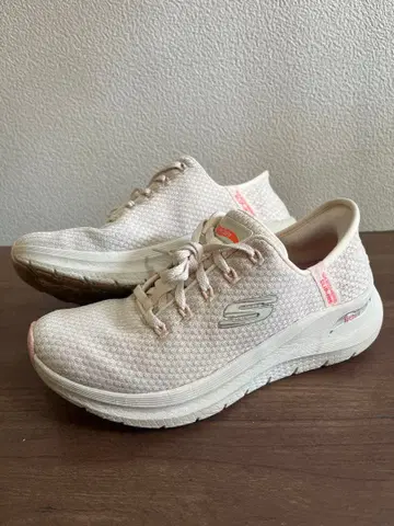 Skechers Arch Fit 화이트 스니커즈