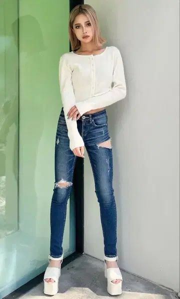 데미지 가공 스키니 데님 다크 블루