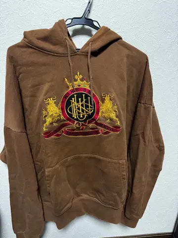 King Gnu 브라운 후드 부착 후드티 왕관 자수