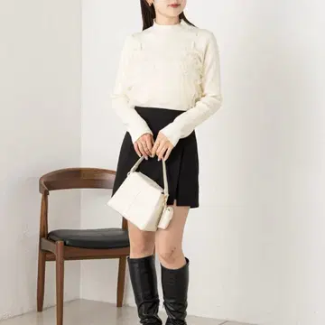 Chico 튤 뷔스티에 부착 하이넥 니트 ( free )