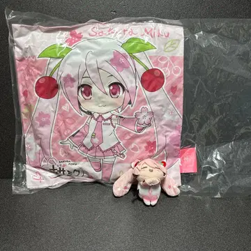 사쿠라 미쿠 쿠션과 마스코트 쿠션 39x39cm