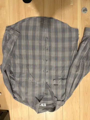 캘빈 클라인 체크 무늬 긴팔 셔츠 M 사이즈