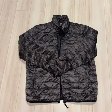 유니클로 울트라 라이트 다운 카모플라주 XXL 사이즈