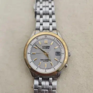 CITIZEN Eco-Drive 전파 시계 실버/골드 이번 주 가격 인하