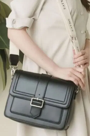 EATME 숄더백 블랙