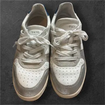 데이트 스니커즈