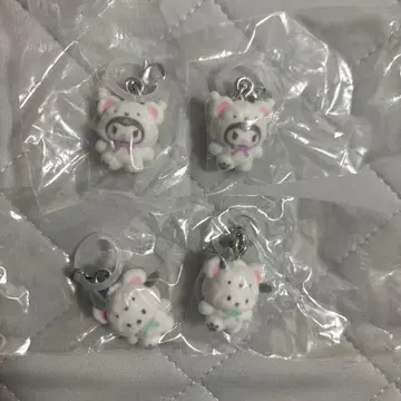 산리오 복슬복슬 스노우 쿠로미 포차코 각 2개