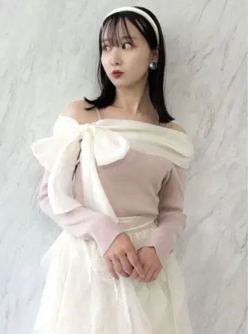 dazzlin 다즐린 빅 리본 오프숄더 니트 풀오버