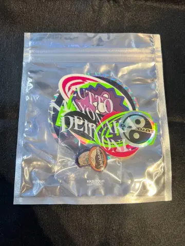 계속 한밤중이면 좋을 텐데. KKB 굿즈 스티커 핀 배지