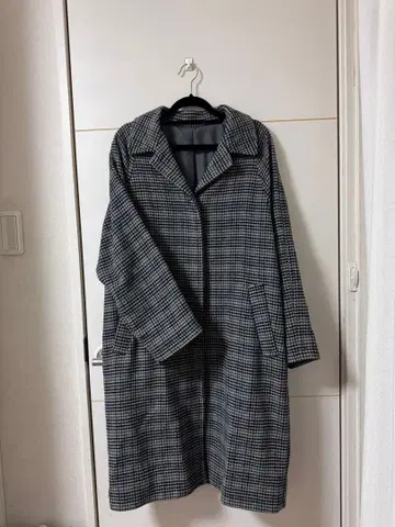 체크 무늬 체스터 코트