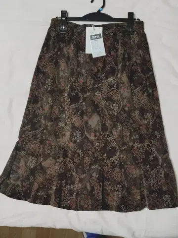 꽃무늬 플레어 스커트 브라운 계열