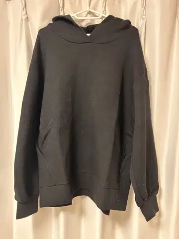 오버 사이즈 블랙 후드 부착 후드티