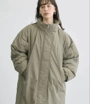 가볍고 따뜻한 발수 가공 몬스터 코트