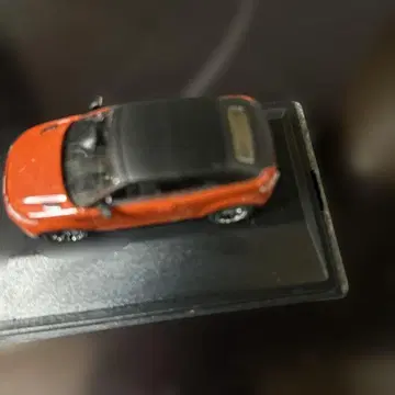 오렌지 컬러 쿠페 스타일 미니카