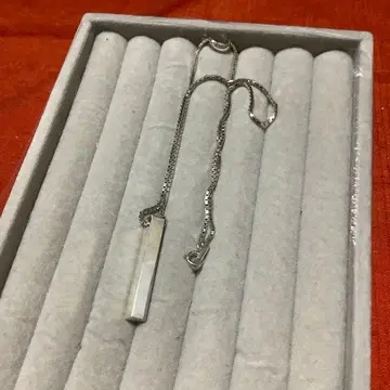 여성용 직사각형 목걸이 (실버 각인)