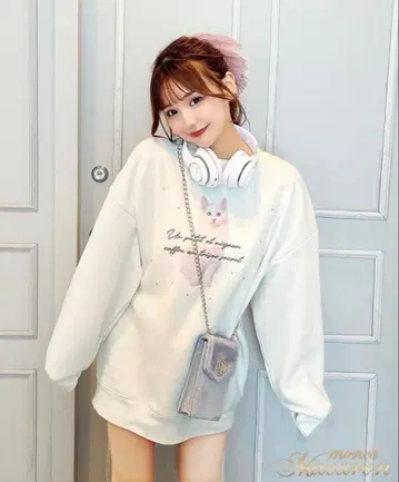 미셸 마카롱 캣 디자인 트레이닝복 프리 사이즈