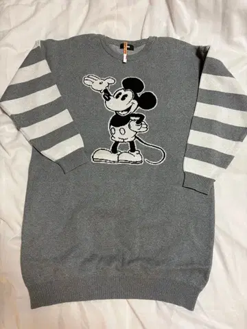 RODEO CROWNS 미키 콜라보 니트 긴팔