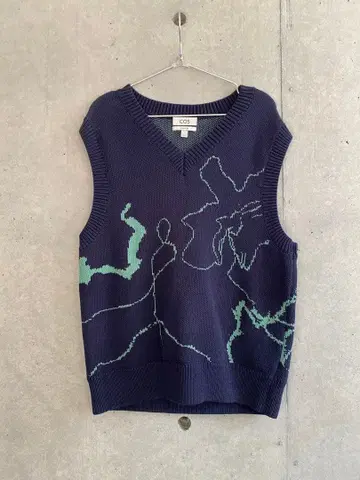 COS 니트 베스트 네이비