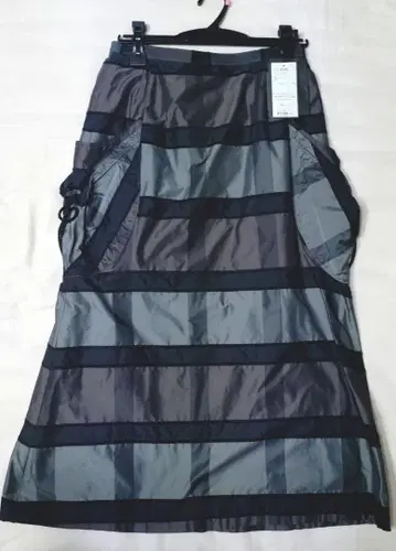 그레이 계열 스트라이프 롱 스커트