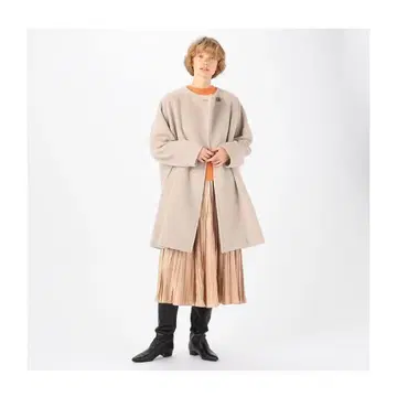 가격 인하했습니다. 투모로우랜드 베이지 울 코트 오버 사이즈