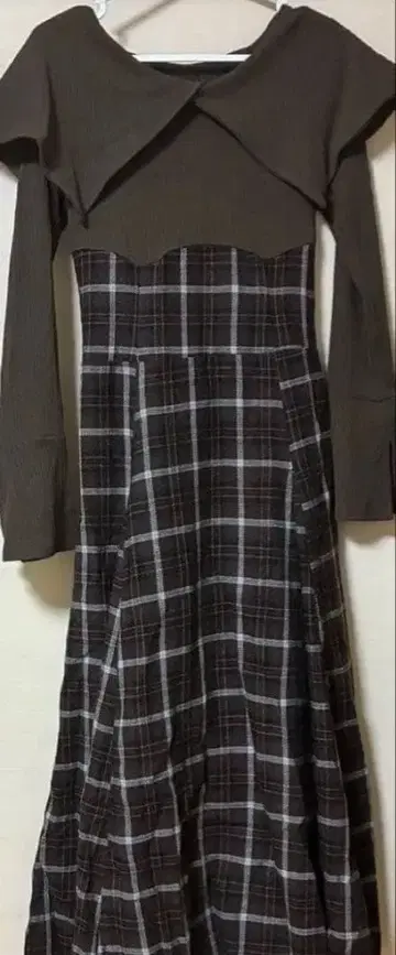 더즈린 빅 칼라 코르셋 원피스 브라운