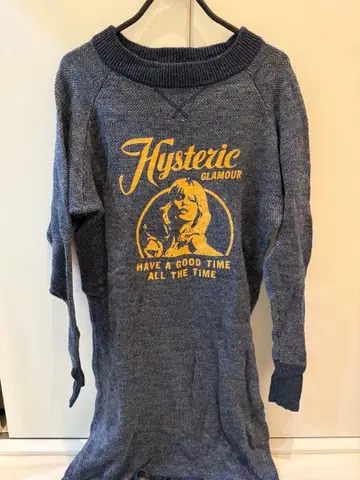 Hysteric Glamour 네이비 오프숄더 스웨터